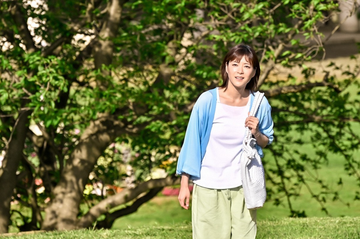 『持続可能な恋ですか？』上野樹里＆田中圭のキスシーンに反響　「大人の恋にキュン」「美しい」