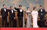 映画『ベイビー・ブローカー』第75回カンヌ国際映画祭レッドカーペットにて