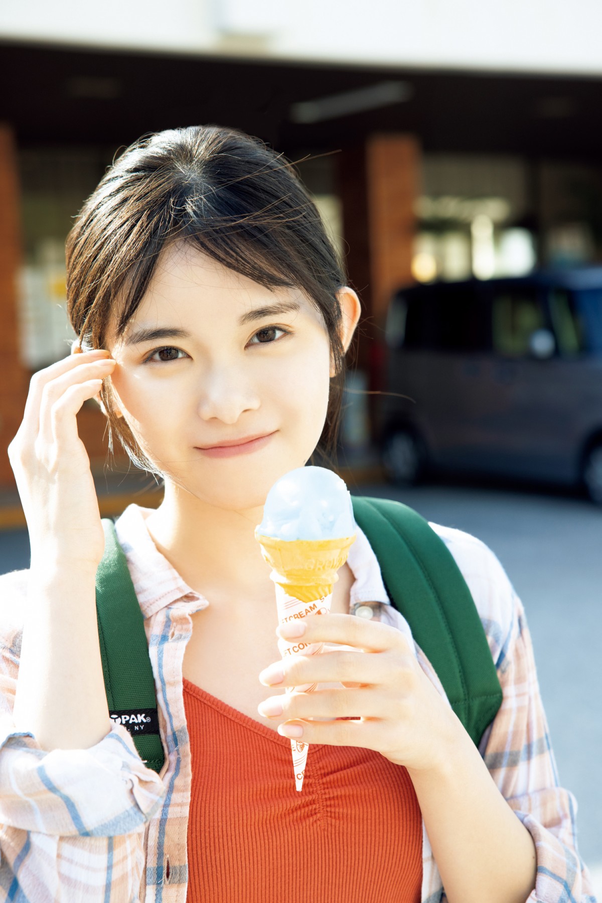 BEYOOOOONDS・山崎夢羽、10代ラスト写真集を発売　 高校卒業からの1年を記録