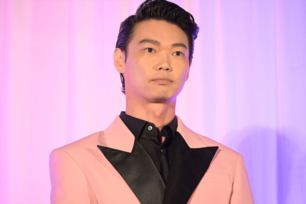 笠松将、映画『エルヴィス』の魅力を熱弁　Crystal Kayは『監獄ロック』を熱唱
