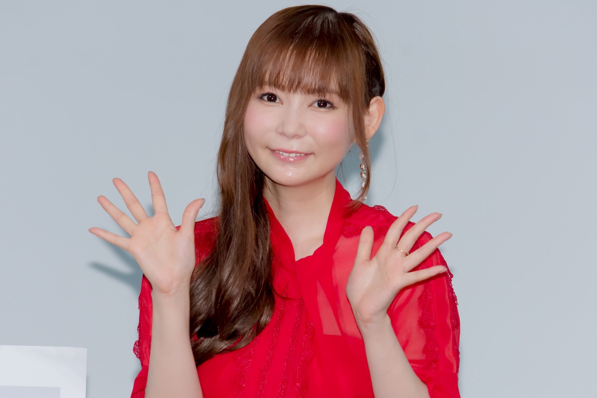 中川翔子、8kgの減量で臨んだ写真集は100億点　「年齢なんて関係ない」