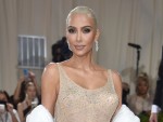 キム・カーダシアンがメットガラで着たマリリン・モンローのドレス、破損が発覚
