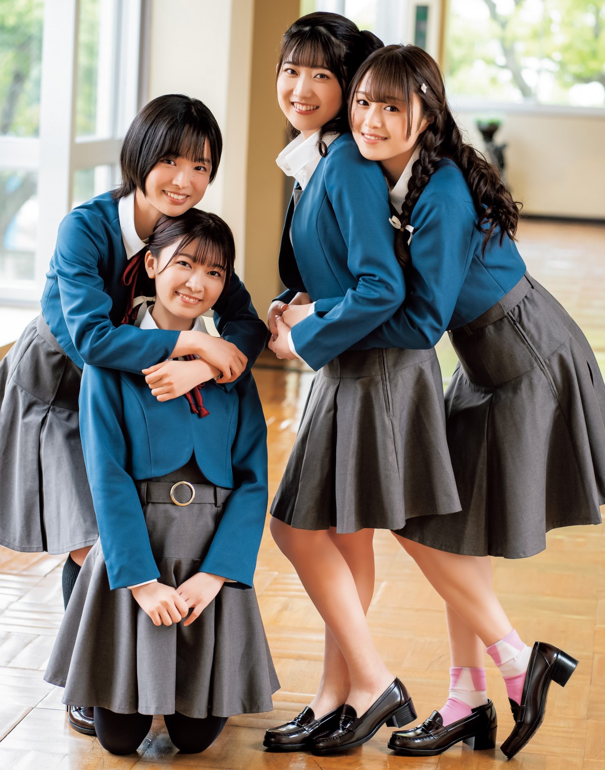 乃木坂46“5期生”川崎桜19歳、大抜てきの初登場＆初表紙を撮り下ろし！