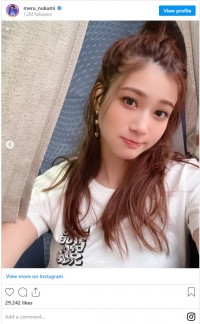 デコ出し＆濃いめメイクの“めるる” ※「生見愛瑠」インスタグラム