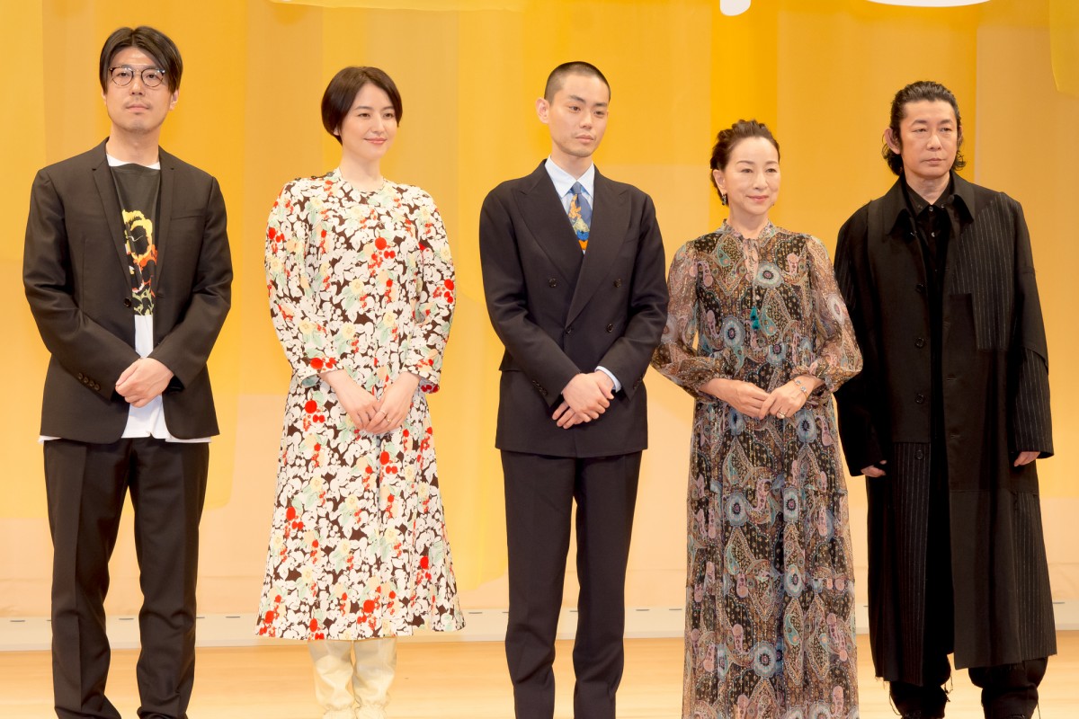 菅田将暉、号泣する原田美枝子を見て“よしよし”「気づいたら頭をなでてました」