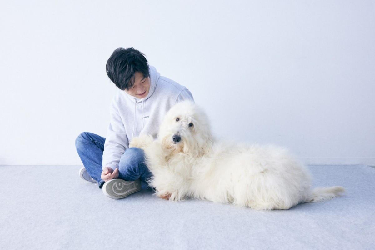 超絶癒し！ 『ハウ』田中圭と俳優犬・ベックのかわいすぎる2ショット公開