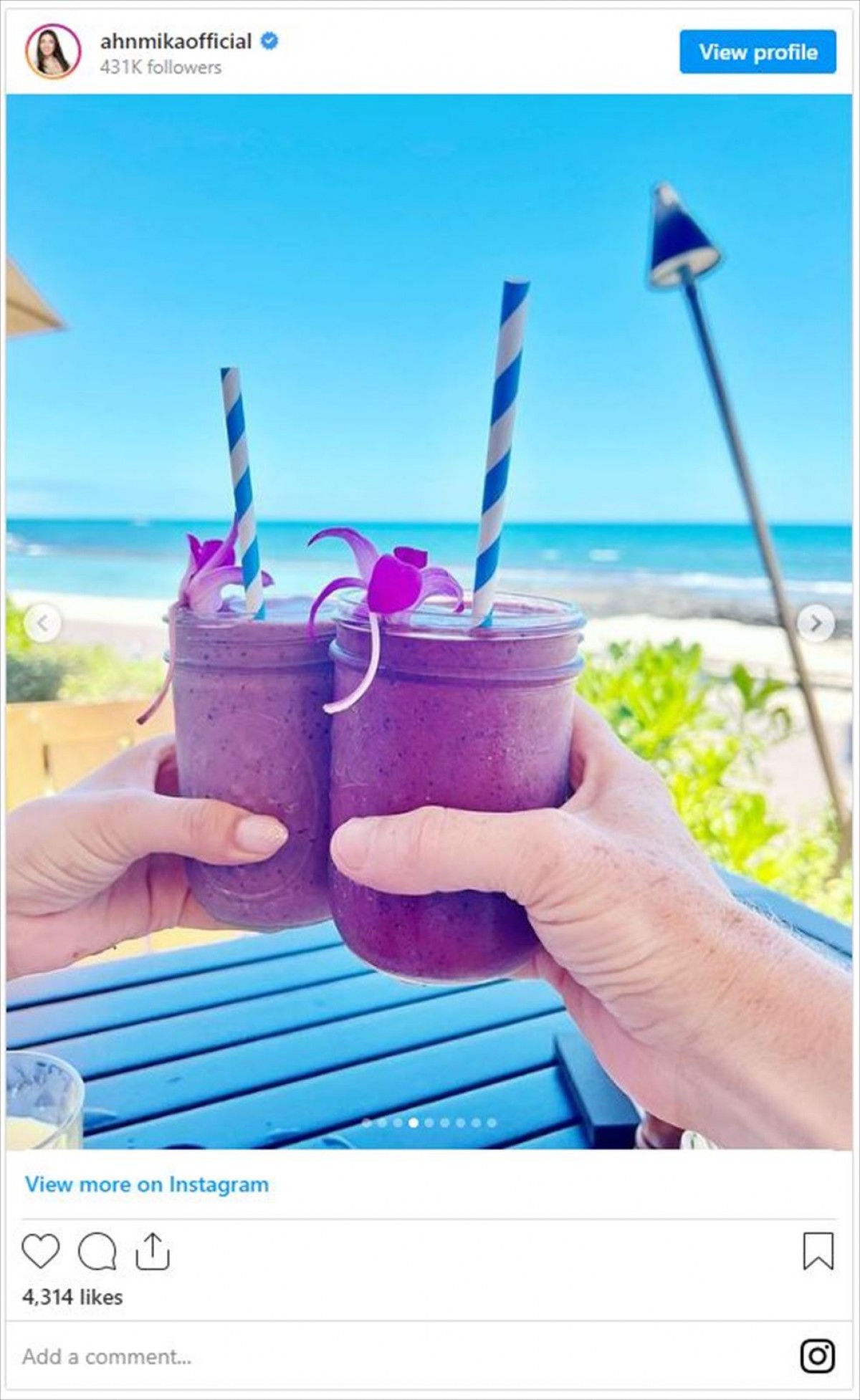 アンミカの上級リゾートコーデ　エルメススカーフを腰巻き「素敵すぎて、見とれてしまいます」