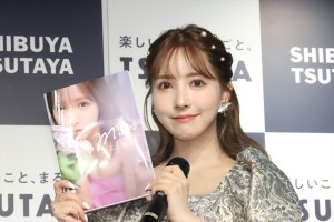 三上悠亜、スタイルブック『Miss』出版記念記者会見に登場