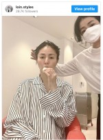 【写真】井川遥、メイク直し中のラフなショットに「何をしてもかわいい」「綺麗」の声