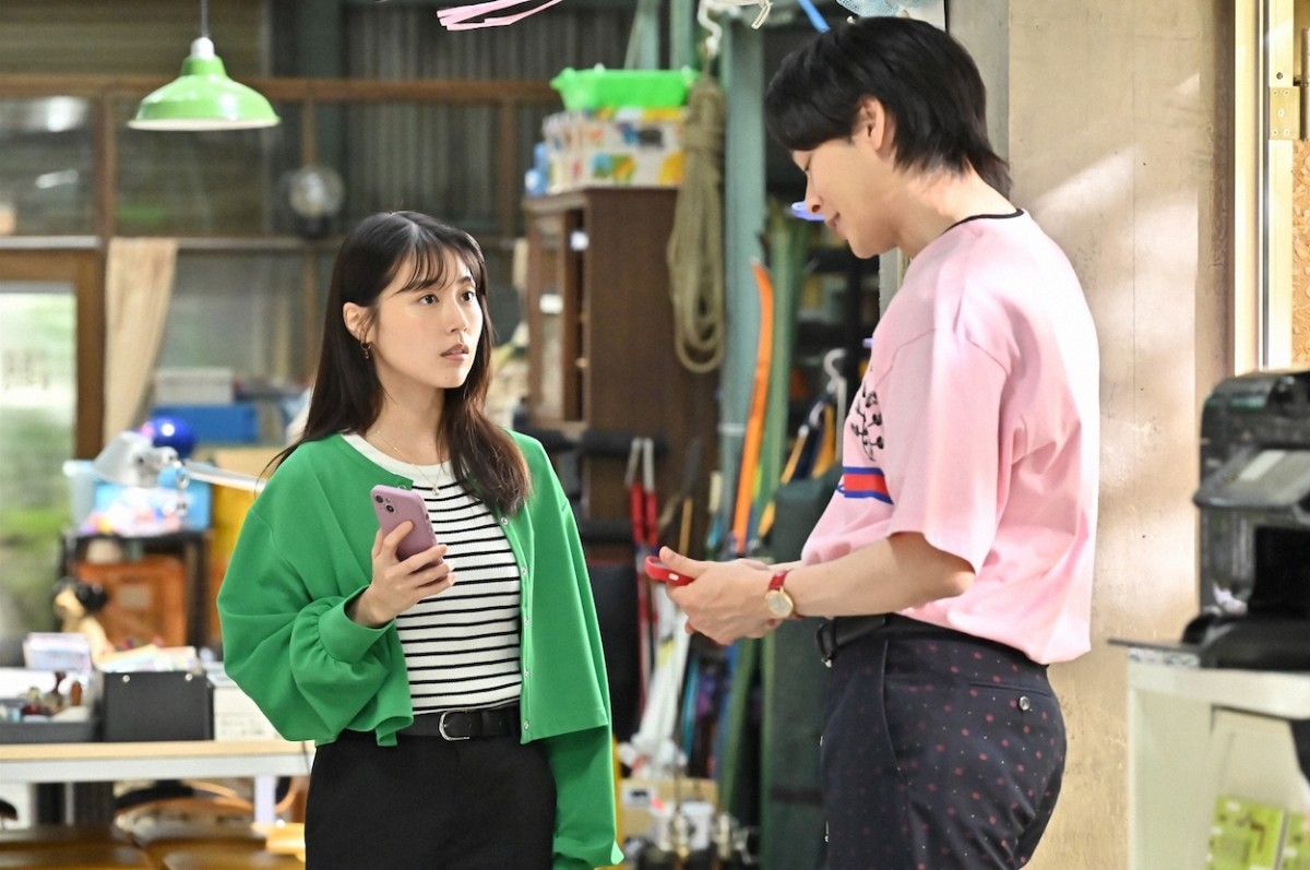 『石子と羽男』“石子”有村架純＆“大庭”赤楚衛二の相合い傘に胸キュン「かわいすぎる」