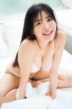 現役女子大生グラドル竹内花　水着姿から妖艶な下着姿までギャップ感じさせる大胆カット！