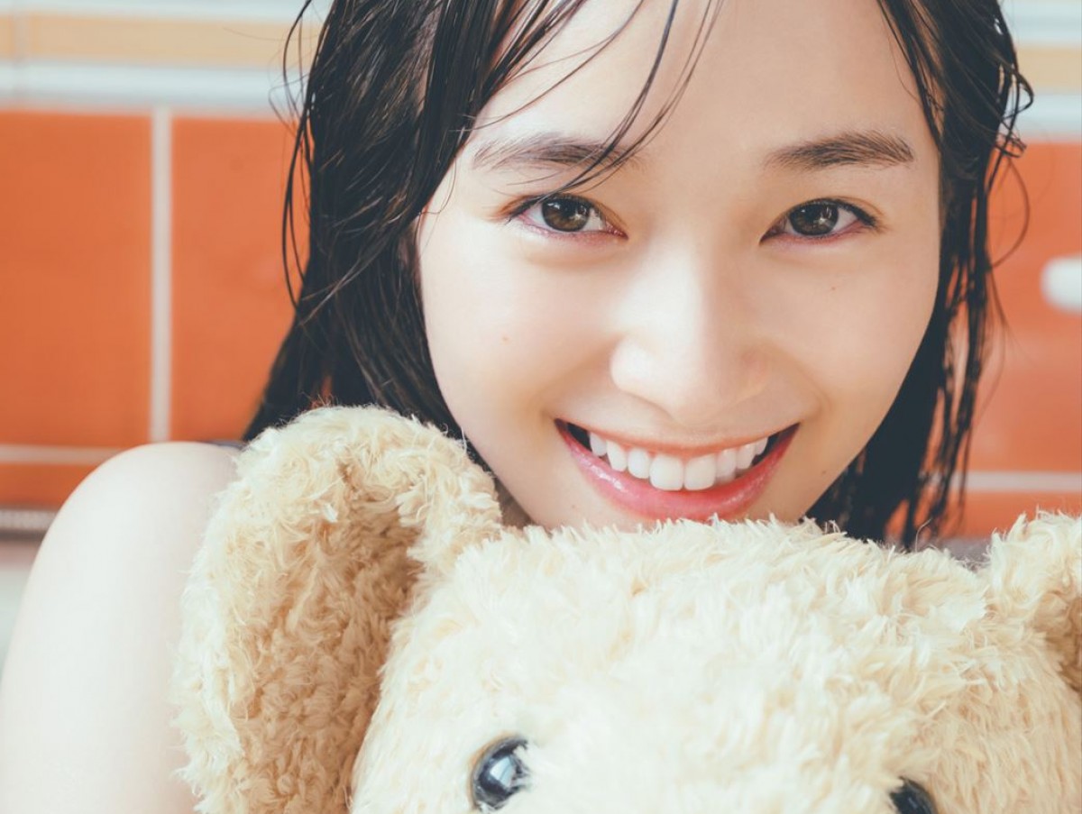 櫻坂46・守屋麗奈、透明感あふれる真っ白ランジェリーカット 封入用