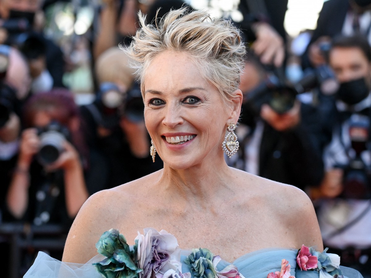 シャロン・ストーン、ボトックスが原因で年下恋人にフラれていた!