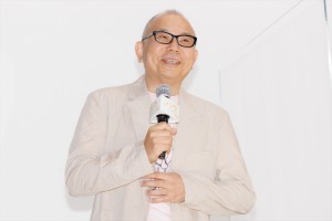 犬童一心監督、映画『ハウ』公開記念舞台あいさつに登場