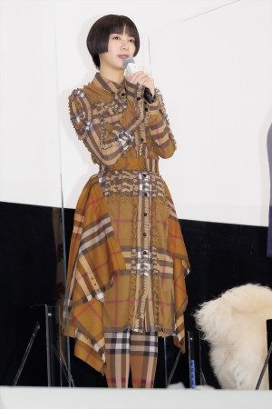 池田エライザ、映画『ハウ』公開記念舞台あいさつに登場