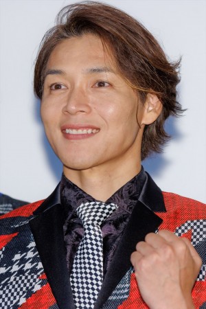 『スーパー戦闘 純烈ジャー 追い焚き☆御免』完成披露舞台あいさつに登場した白川裕二郎