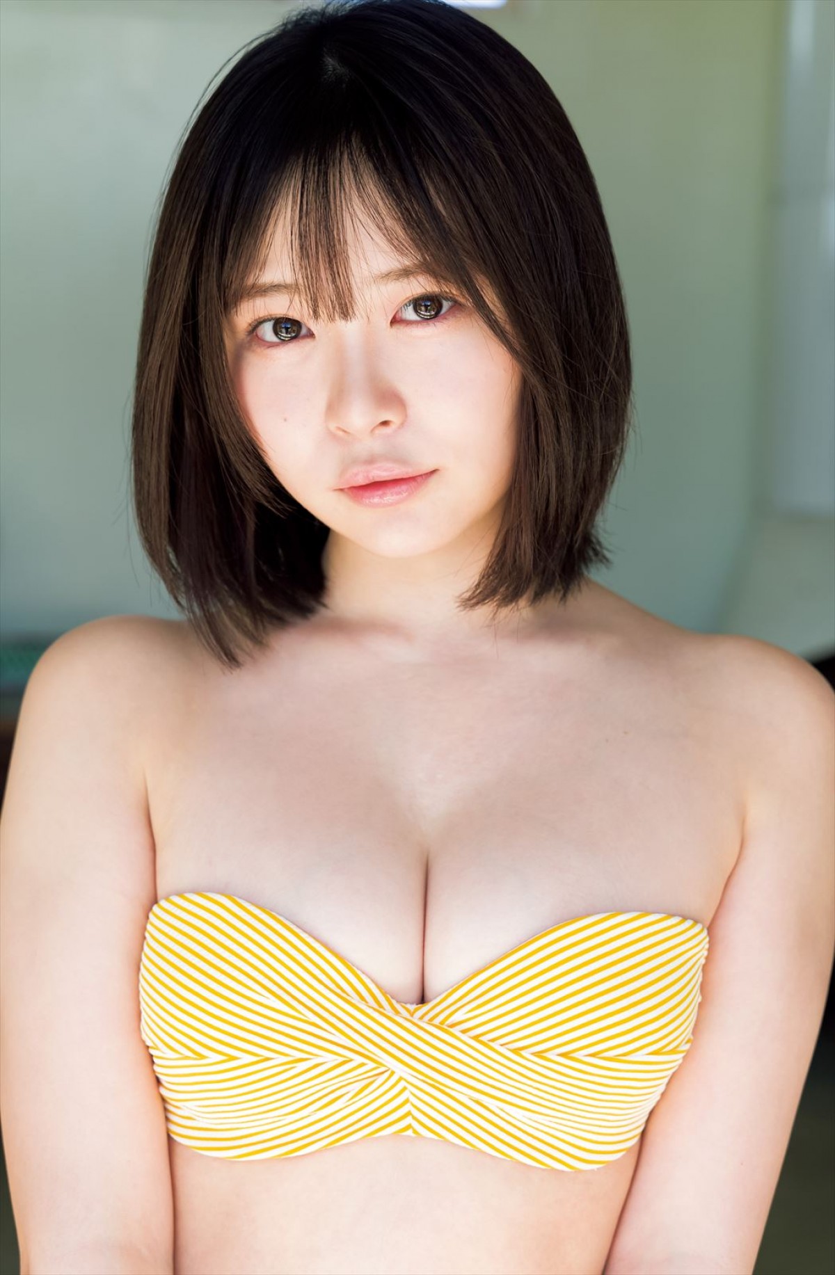 工藤美桜、大胆な鎖骨＆肩出しショットで魅了