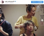 山田優の頭をほぐす西山茉希　※「西山茉希」インスタグラム