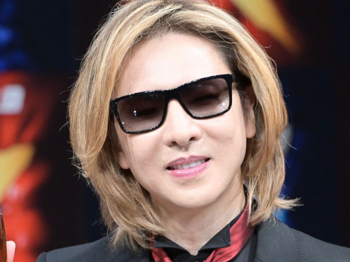 YOSHIKI、エリザベス女王との“ハプニング”振り返り「優しく接してくださった」