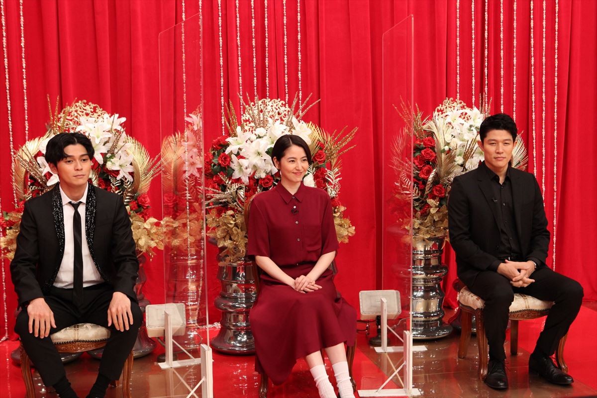 『FNSドラマ対抗 お宝映像アワード』に出演する(左から)眞栄田郷敦、長澤まさみ、鈴木亮平