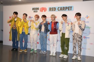 「KCON 2022 JAPAN」レッドカーペットに出席したTEMPEST