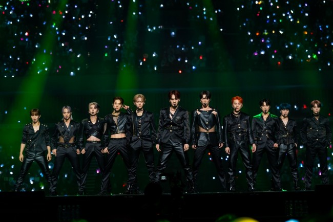JO1「Rose」初披露、IVEはファンとステージで共演！ 「KCON 2022 JAPAN」2日目レポート