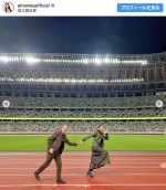 【写真】アンミカ「旦那様と少しおふざけ」ショット公開　「楽しそう」「元気がもらえます」の声