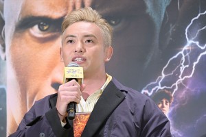オカダ・カズチカ、映画『ブラックアダム』破壊的ヒット祈願ジャパンプレミアに登場