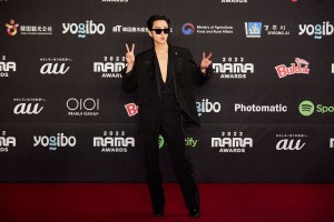 BTS j-hope「2022 MAMA AWARDS」レッドカーペット