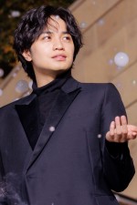 中島健人、映画『ラーゲリより愛を込めて』スノーカーペットイベントに登場