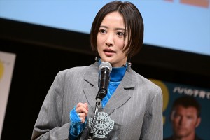 夏菜、「第15回ペアレンティングアワード」授賞式に登場