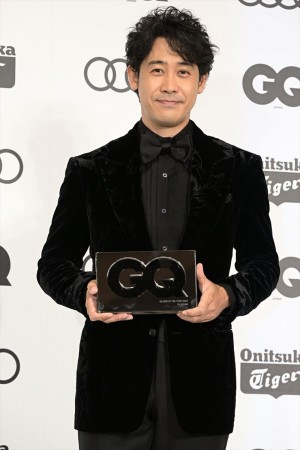 大泉洋、「GQ MEN OF THE YEAR 2022」フォトコールに登場