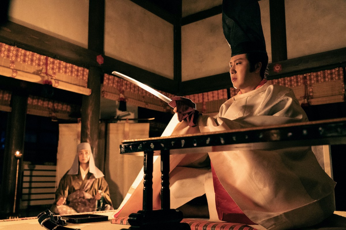 『鎌倉殿の13人』“八田殿”市原隼人＆“義村”山本耕史、胸筋全開に歓喜「筋肉祭り」