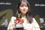 上白石萌歌、「anan AWARD 2022」授賞式に登場