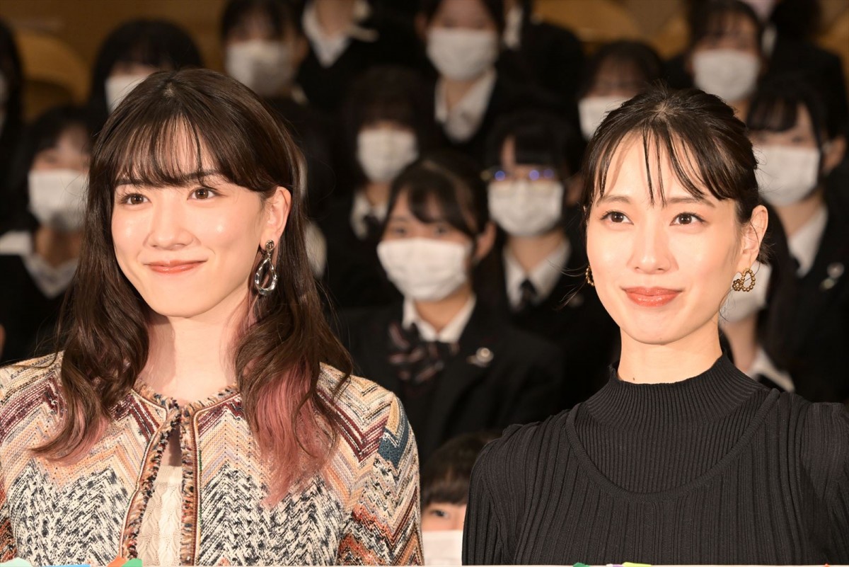 『母性』公開直前イベントに出席した(左から)永野芽郁、戸田恵梨香