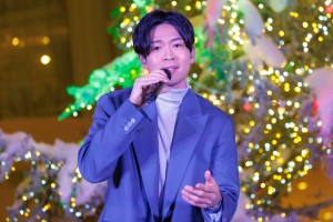 松下洸平、「『WHITE KITTE』白い森を彩る 光と音の点灯式」に登場