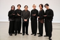 12月26日放送『関ジャニ∞の あとはご自由に』より（左から）関ジャニ∞・安田章大＆村上信五、秋元康、関ジャニ∞・横山裕＆丸山隆平＆大倉忠義