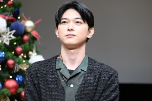 吉沢亮、『ブラックナイトパレード』サンタクローストークイベントに登場