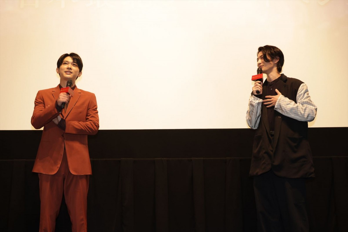 『ブラックナイトパレード』吉沢亮＆渡邊圭祐、クリスマスは2人でインスタライブ「楽しい夜を過ごしました」