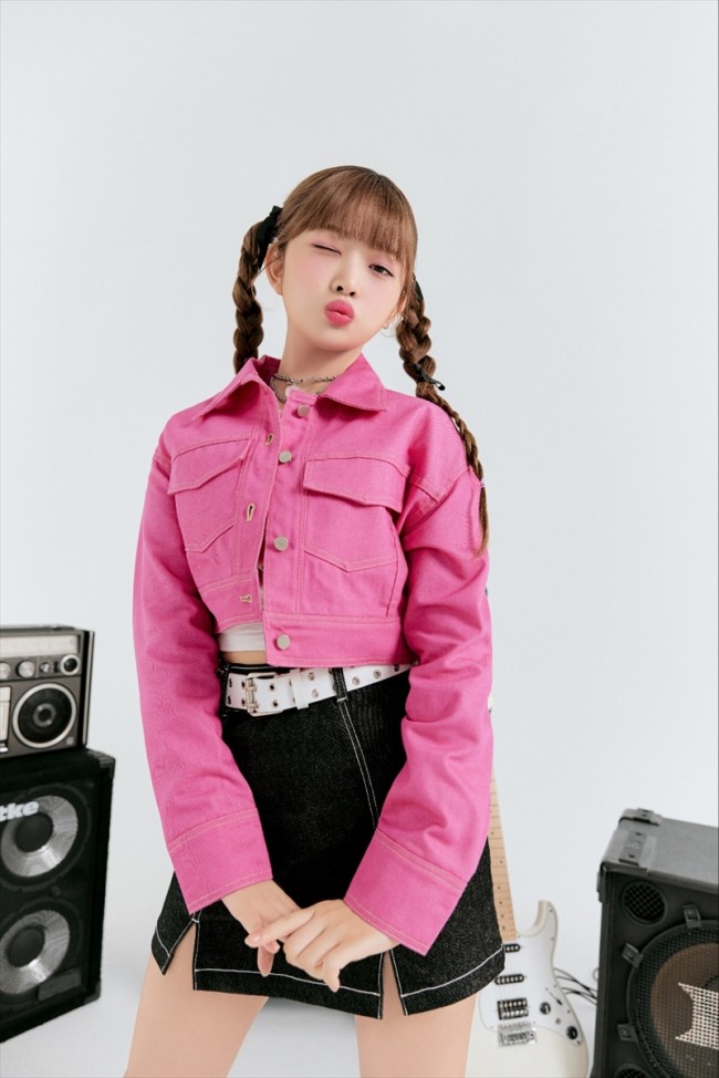 写真）IVE レイ、韓国コスメブランドのミューズに！ 三つ編みや