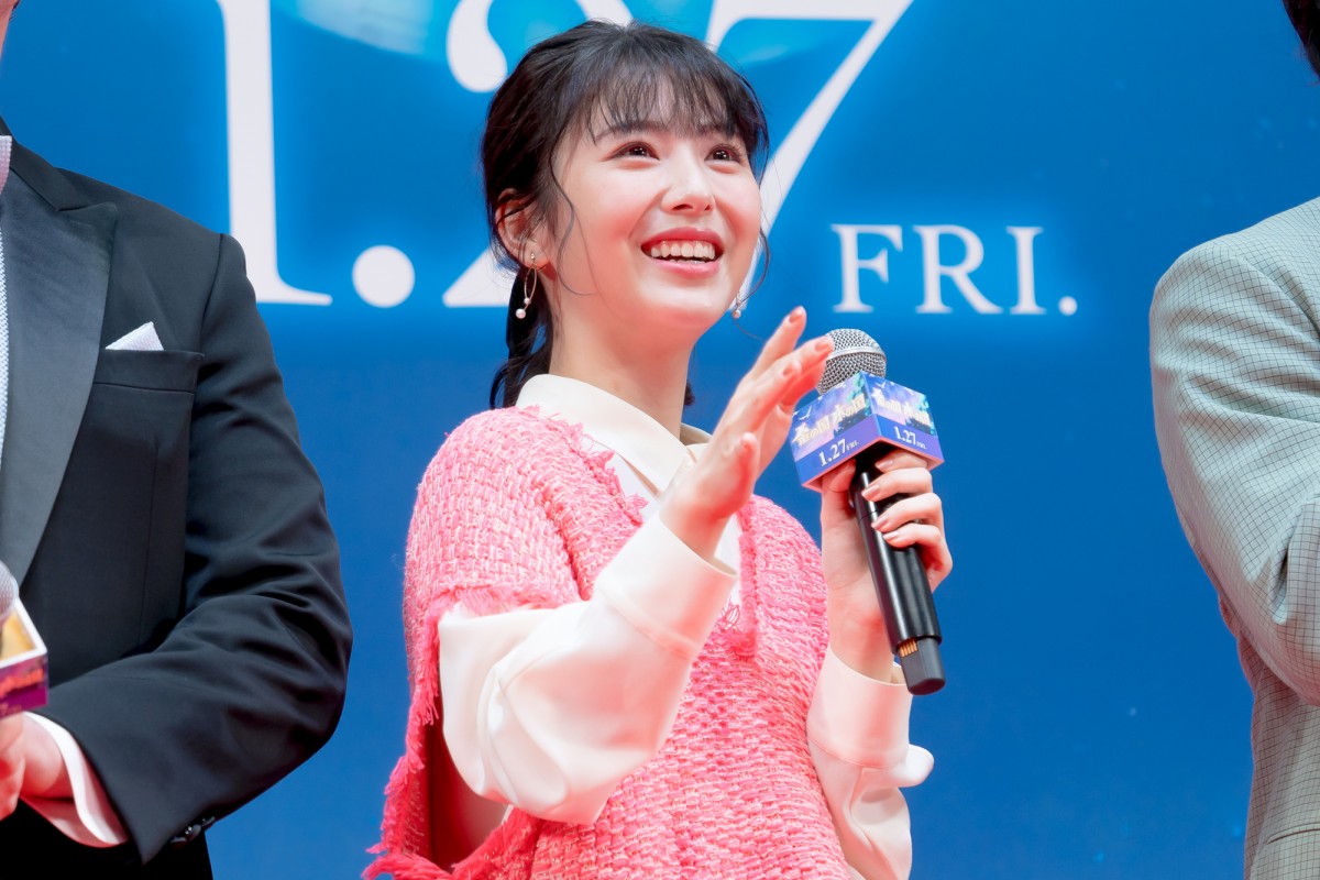 浜辺美波、アフレコで賀来賢人に感謝「すごくホッとしました」