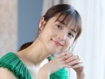 【写真】佐々木希、編み物動画を公開　「女子力高ーーー」「見てるだけで幸せ」絶賛の声相次ぐ