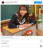 かれんなセーラー服姿を披露　※「山本舞香」インスタグラム