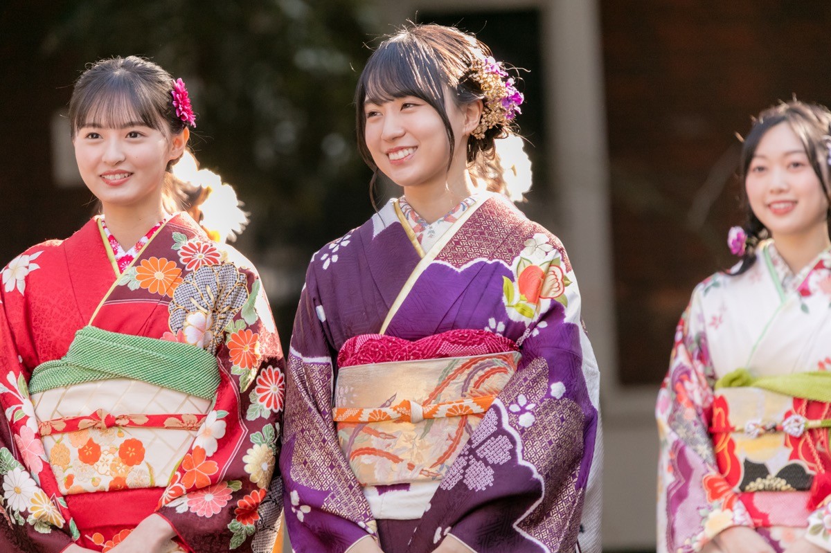 乃木坂46・久保史緒里ら“新・花の2001年組”が新成人　振袖姿お披露目