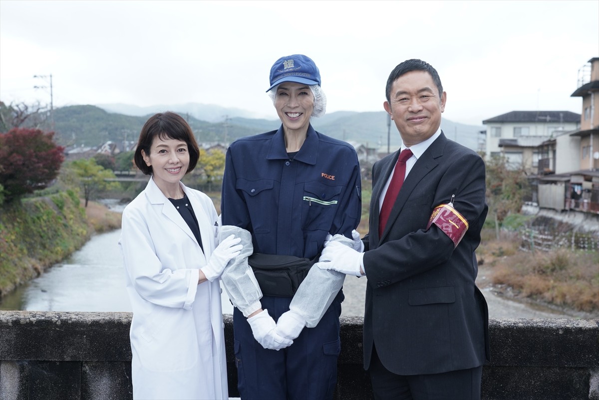 『科捜研の女Season21』第9話にゲスト出演する大林素子(中央)