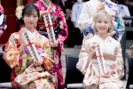 AKB48 2022年新成人メンバー成人式記念撮影会に出席した小栗有以、本田仁美