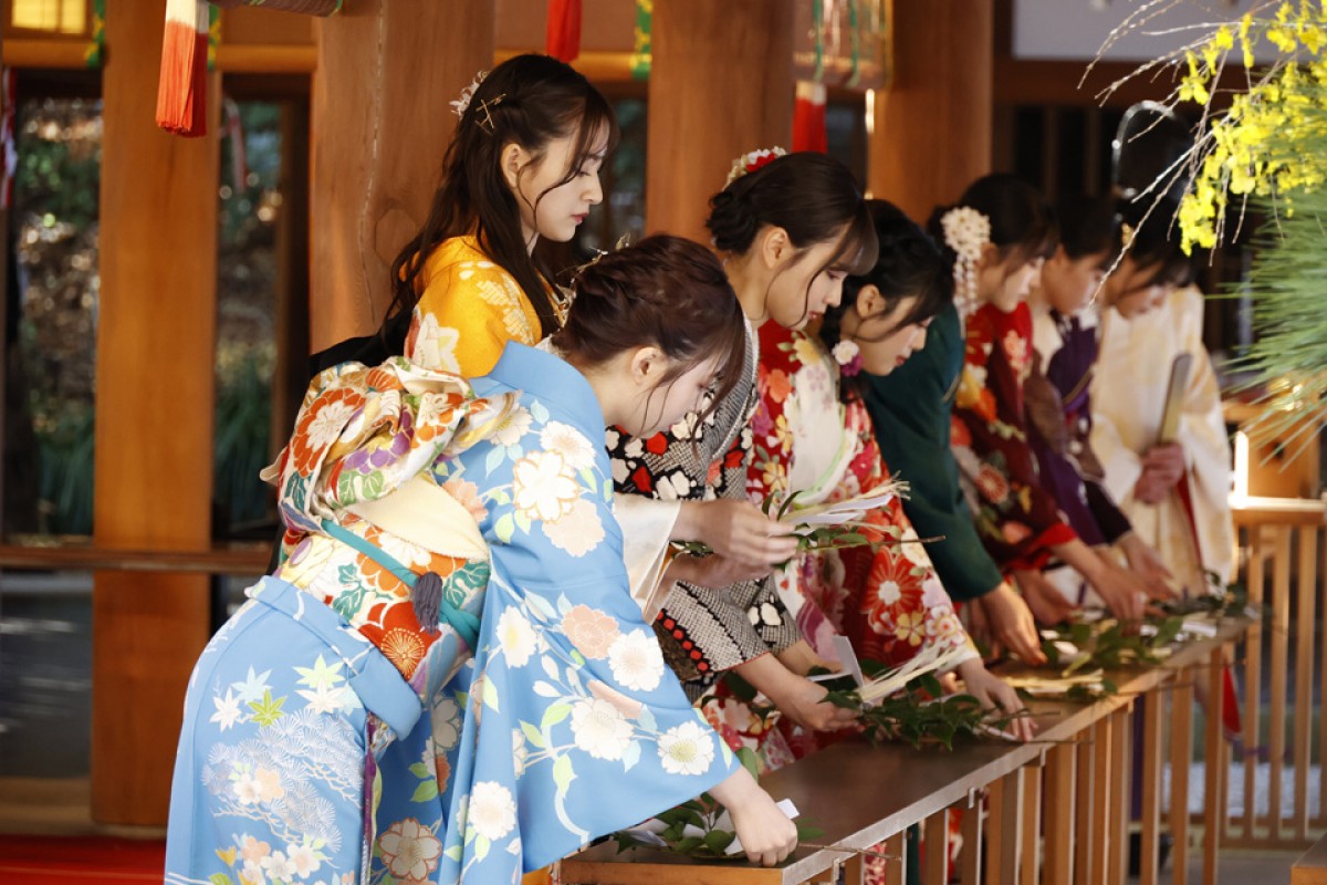 乃木坂46・久保史緒里ら“新・花の2001年組”が新成人　振袖姿お披露目