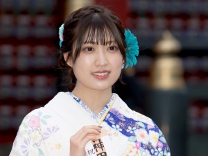 AKB48 2022年新成人メンバー成人式記念撮影会に出席した蔵本美結