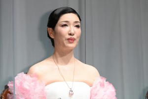 アンミカ、第33回日本ジュエリーベストドレッサー賞 表彰式に登場