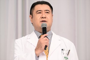小手伸也、『ドクターホワイト』取材会に登場